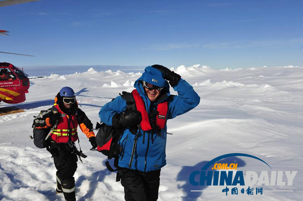 中國直升機搭載俄被困科考船乘客已平安降落