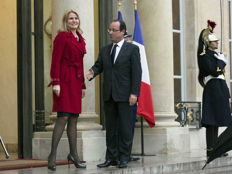 2013年奧朗德煩心事多 與領導人握手屢“遭拒”