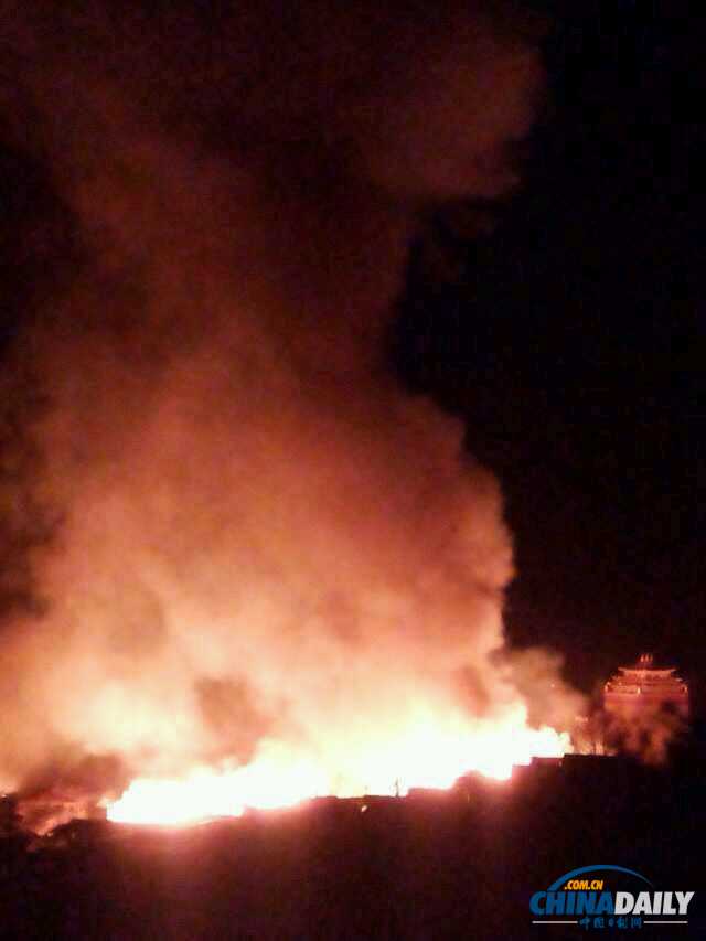 組圖：云南香格里拉獨克宗古城今日凌晨突發大火