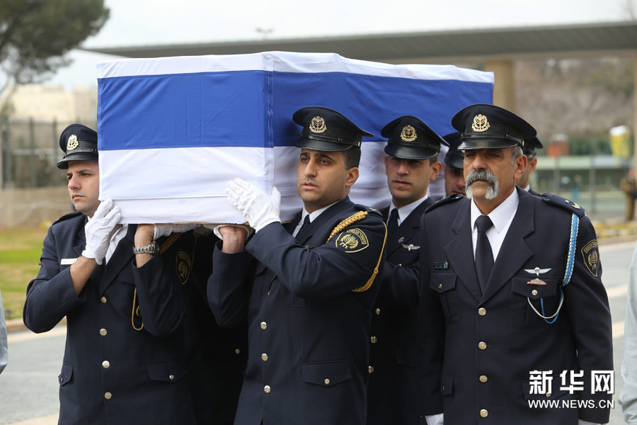 以色列前總理沙龍安葬地準備就緒 家族農場降半旗