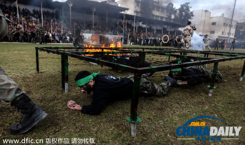 巴勒斯坦學生軍事訓練畢業式 有模有樣不輸真士兵