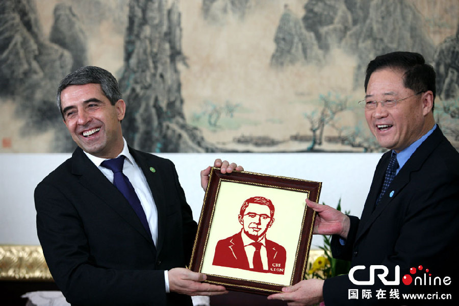 中國國際廣播電臺臺長王庚年獲頒保加利亞總統特別榮譽勛章