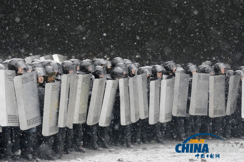 烏克蘭首都沖突持續 3名示威者遇難高清現場圖