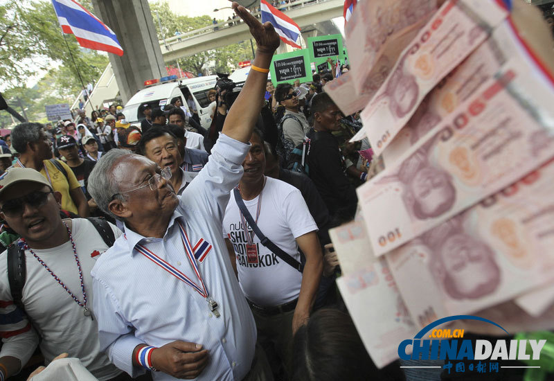 泰反對派陣營日漸壯大 捐款數到手軟要用麻袋裝