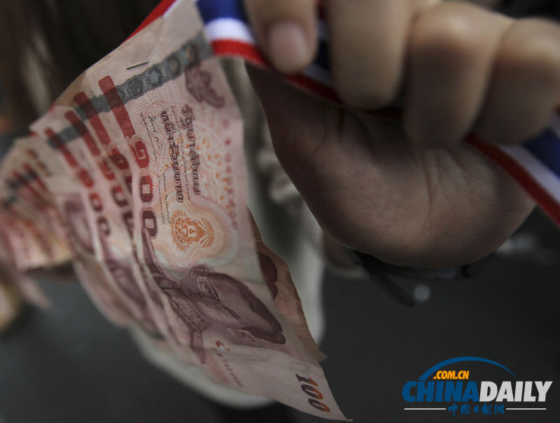 泰反對派陣營日漸壯大 捐款數到手軟要用麻袋裝