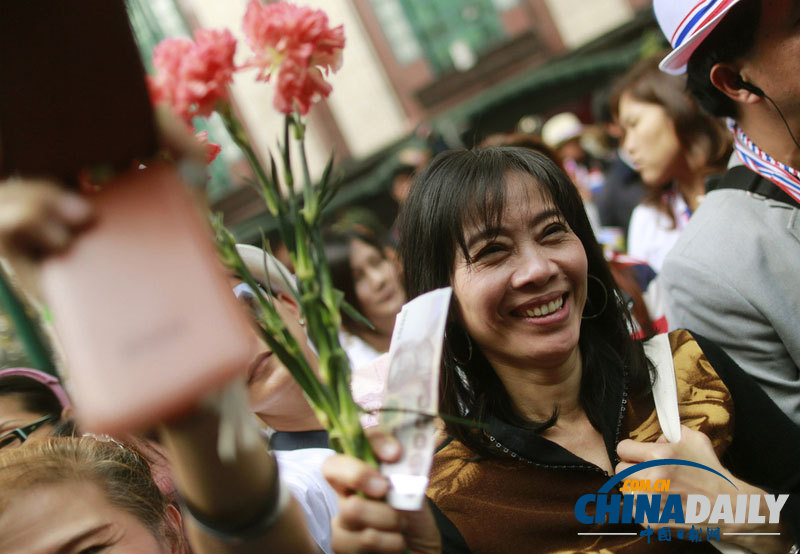 泰反對派陣營日漸壯大 捐款數到手軟要用麻袋裝