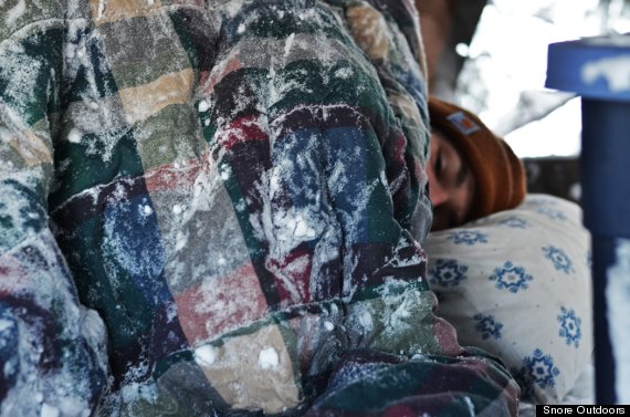 美17歲少年愛心無限 零下33度睡冰屋籌善款