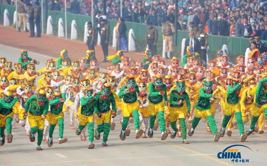 印度閱兵式展先進武器 安倍出席保安持槍護衛(wèi)