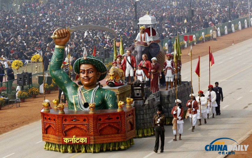 印度閱兵式展先進武器 安倍出席保安持槍護衛(wèi)