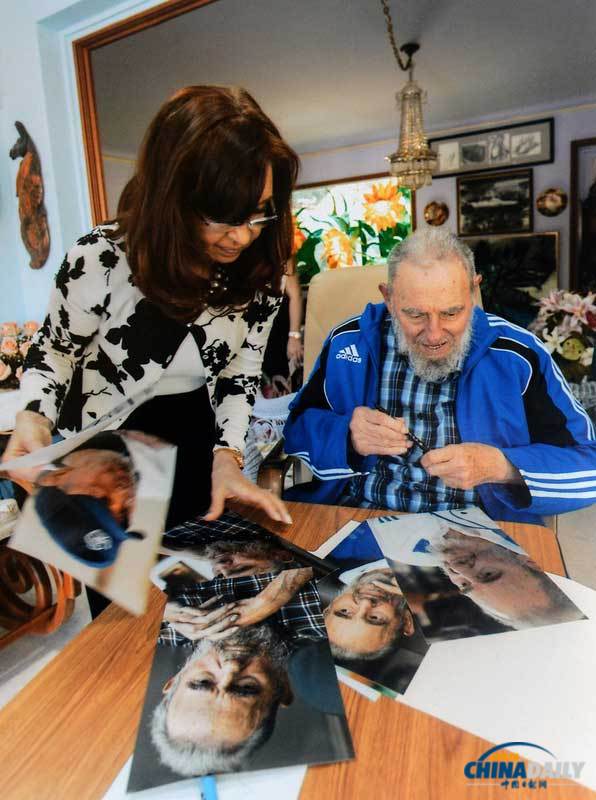 老卡斯特羅與拉美女政要會面 精神奕奕老當益壯（圖）