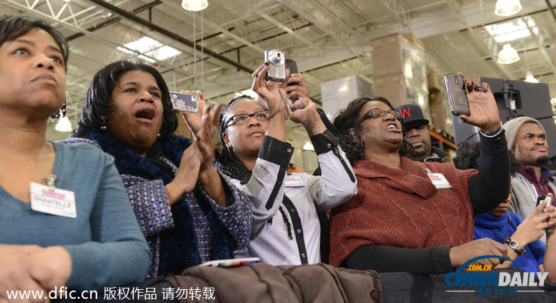 奧巴馬參觀超市秀親民 承諾將提高最低工資標準