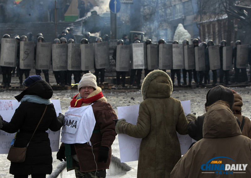 烏克蘭反對派示威持續 總統被迫請病假“開溜”