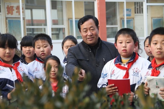 獨臂校長馬笑冰：山區孩子的“筑夢人”