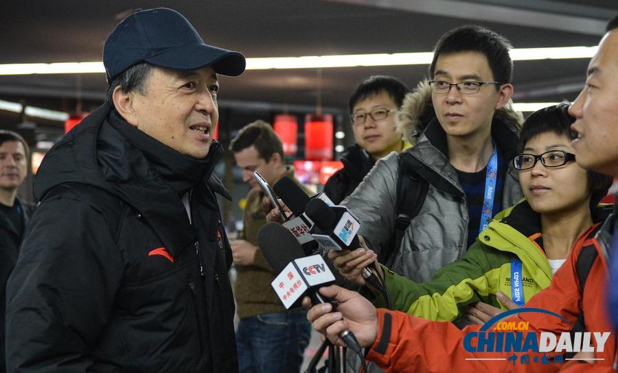 中國體育代表團團部一行17人飛抵索契