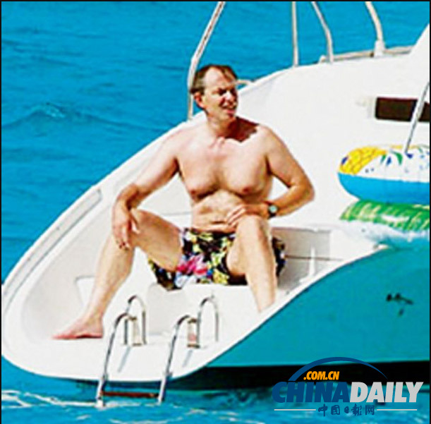 美媒曝光鄧文迪離婚前隨筆 著迷布萊爾翹臀大長腿