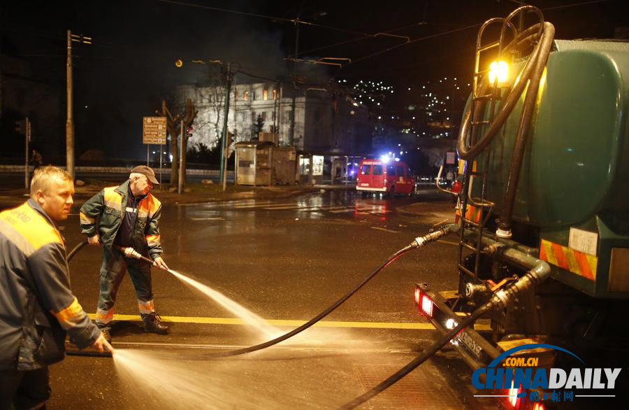 波黑抗議暫告結束 沖突現場一片狼藉
