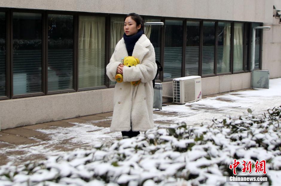 中戲藝考初試 考生雪天趕考