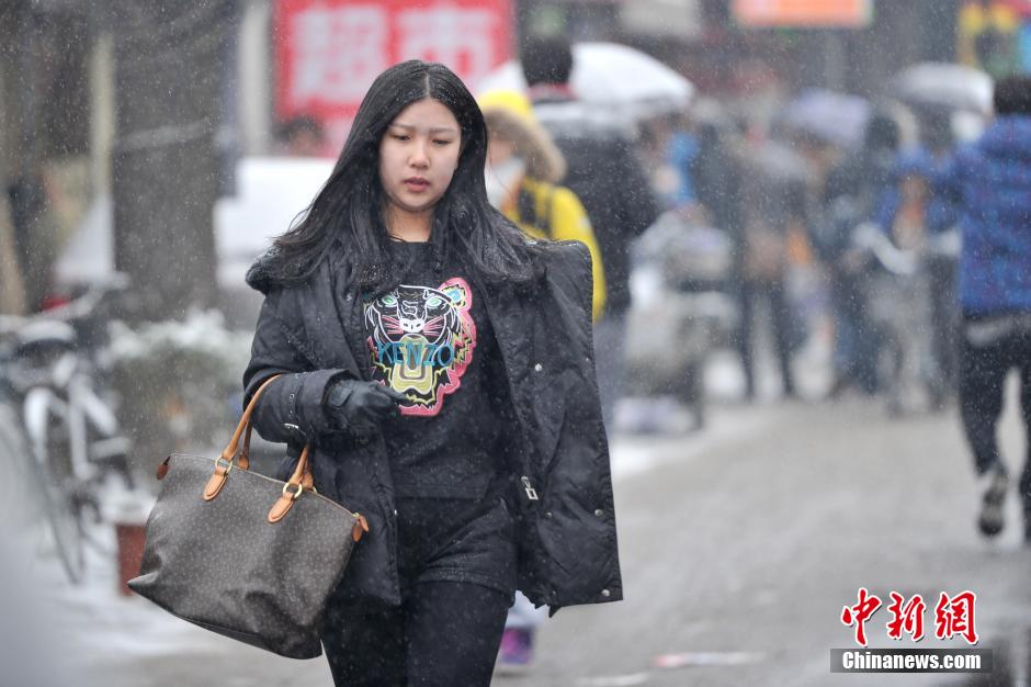 中戲藝考初試 考生雪天趕考