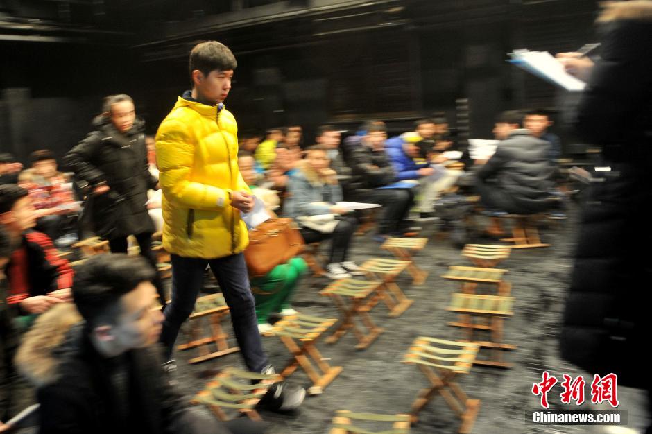 中戲藝考初試 考生雪天趕考