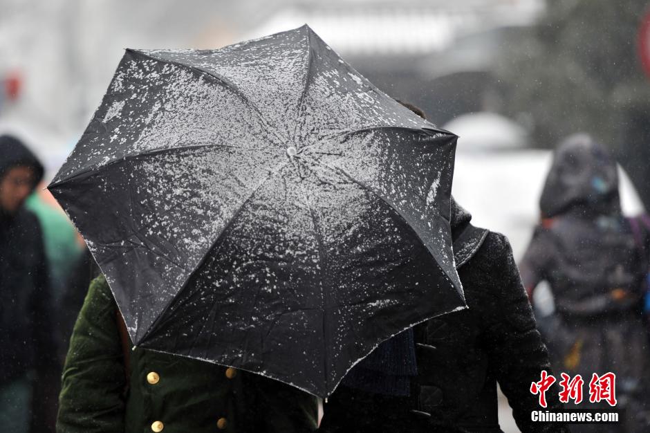 中戲藝考初試 考生雪天趕考