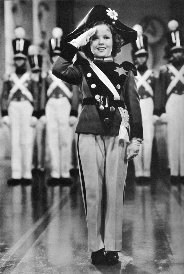 美國影星秀蘭·鄧波兒去世享年85歲 圖集回顧生平