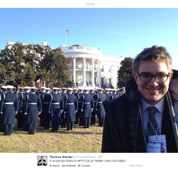 奧朗德訪美 法國(guó)記者“揩油”白宮狂玩自拍