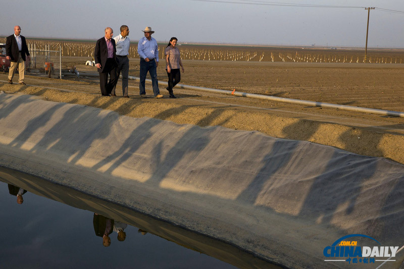 奧巴馬視察農場旱情 安保嚴密直升機護駕如臨大敵
