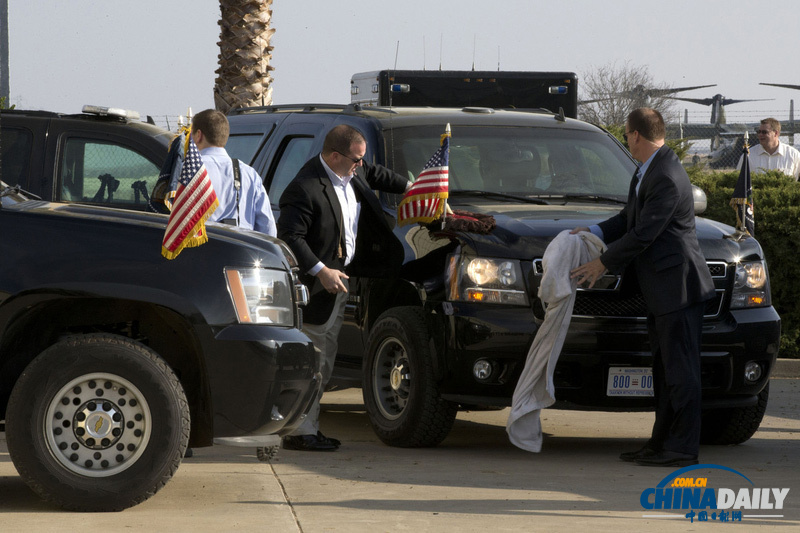 奧巴馬視察農(nóng)場(chǎng)旱情 安保嚴(yán)密直升機(jī)護(hù)駕如臨大敵