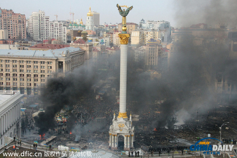 烏克蘭沖突持續示威者陳尸廣場 總統“休戰”承諾未能兌現