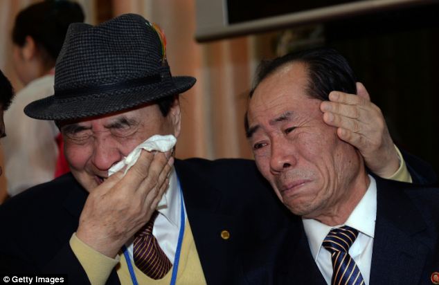 韓朝離散家屬團聚活動結(jié)束 難舍之情溢于言表