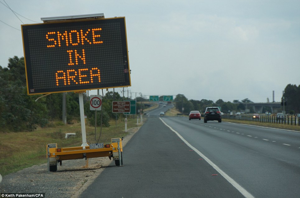 澳大利亞山火吞噬煤礦連燒三周 場(chǎng)景震撼似“火龍”