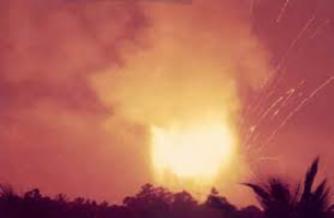 印尼海軍一處彈藥庫(kù)發(fā)生爆炸 數(shù)十人受傷