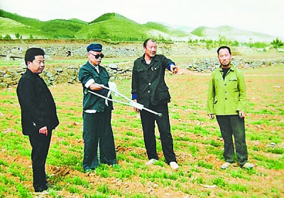 山東張家泉村原黨支部書記朱彥夫:從重殘軍人到村支書