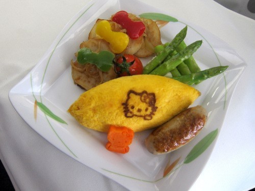 臺灣超萌Hello Kitty飛機 空姐更萌