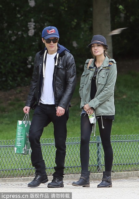 “吸血鬼”保羅-韋斯與妻子勞燕分飛