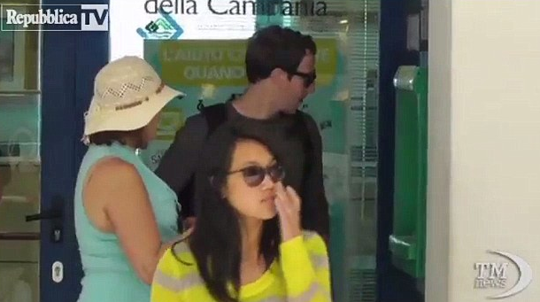 臉譜網股價再跌個人財富縮水 ATM機取不出錢扎克伯格蜜月很尷尬