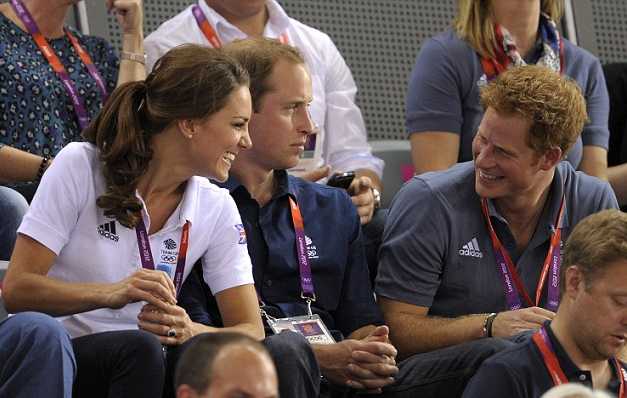 英媒拿皇室開涮 哈里王子是威廉凱特的“婚姻第三者”?