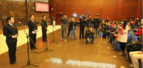 <BR>最高法民意郵箱成網(wǎng)友溝通橋梁 王勝俊院長(zhǎng)多次批示<BR>