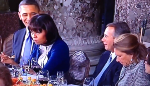 奧巴馬手撫兩本《圣經》四度宣誓 米歇爾青睞華裔設計師