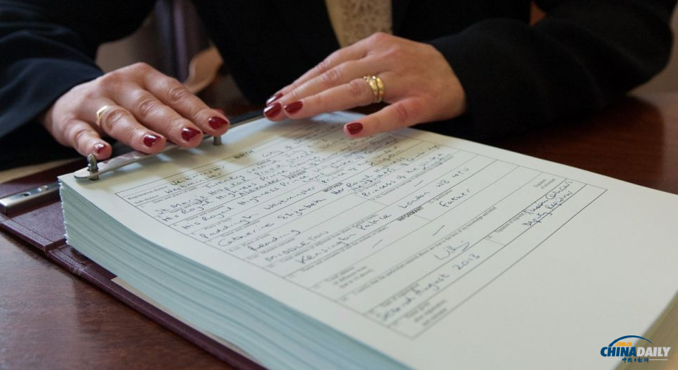 英國小王子出生證明曝光 母親職業填“王妃”