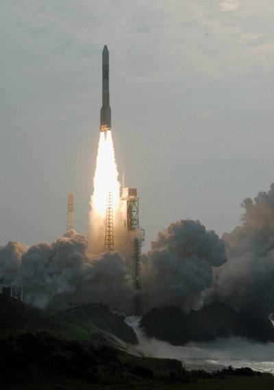 Japan launches space probe to explore Venus