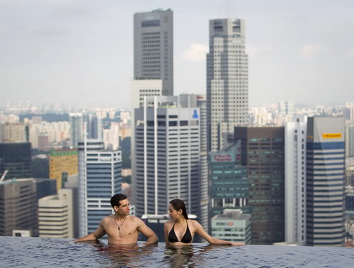 Swimming pool tops hotel towers in Singapore