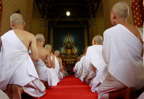 Thai boys enter monkhood in rainy season