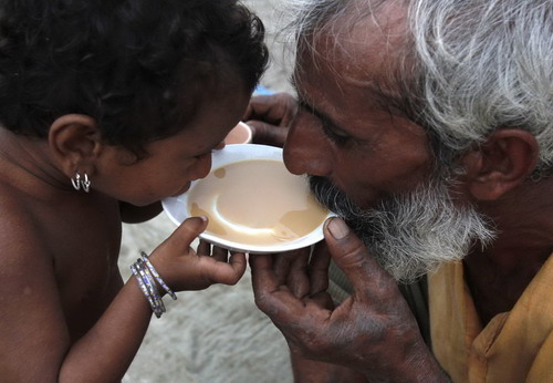 Aids-delivery too slow for Pakistan flood victims