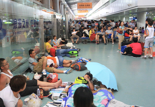 Air passengers facing wave of delays