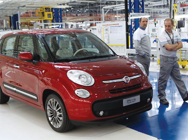 Fiat Chrysler, GM soar as Trump may weaken fuel-economy rule