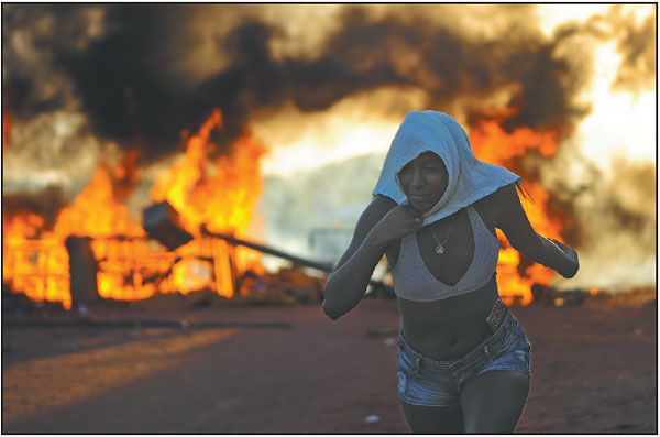 Brazil police separate gangs in prison