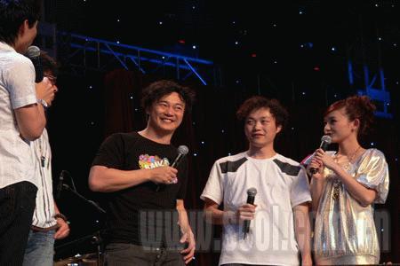 陳奕迅“火燒”傳媒大學