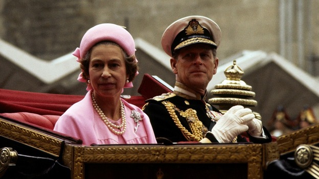 “彩虹女王”的帽子情結