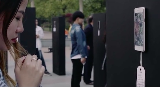 老外在中國:低頭一秒,家毀人亡!